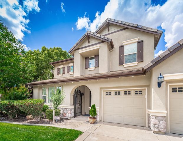 1136 Oak Valley Dr, Lincoln, CA 95648