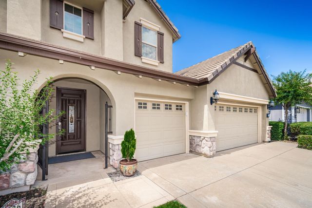 1136 Oak Valley Dr, Lincoln, CA 95648