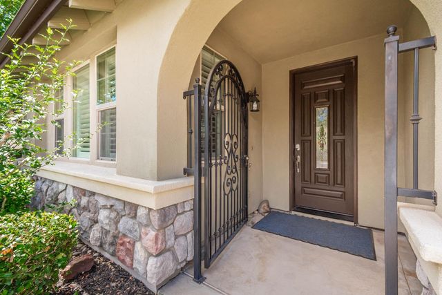 1136 Oak Valley Dr, Lincoln, CA 95648