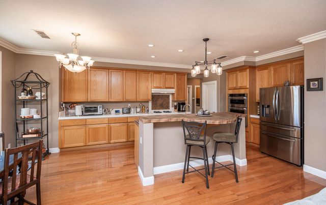 1136 Oak Valley Dr, Lincoln, CA 95648