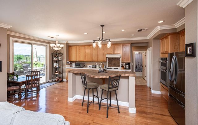 1136 Oak Valley Dr, Lincoln, CA 95648