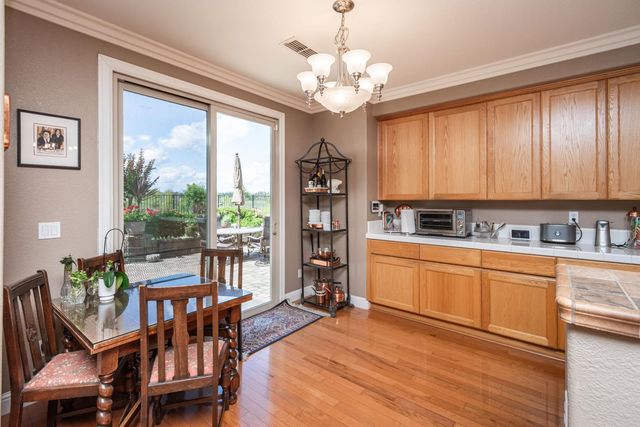 1136 Oak Valley Dr, Lincoln, CA 95648