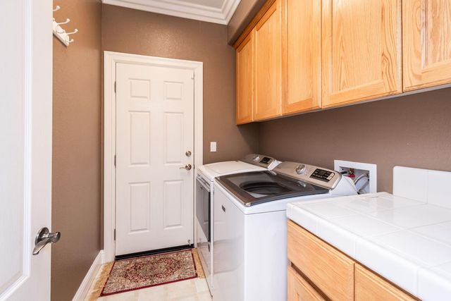 1136 Oak Valley Dr, Lincoln, CA 95648