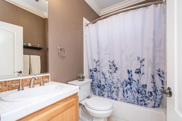 1136 Oak Valley Dr, Lincoln, CA 95648