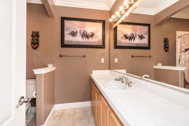 1136 Oak Valley Dr, Lincoln, CA 95648