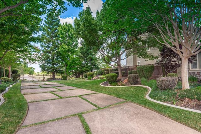 1136 Oak Valley Dr, Lincoln, CA 95648