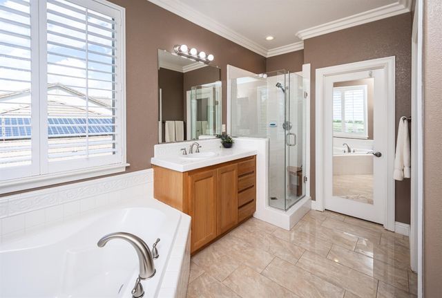 1136 Oak Valley Dr, Lincoln, CA 95648