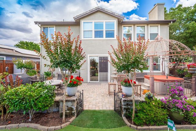 1136 Oak Valley Dr, Lincoln, CA 95648