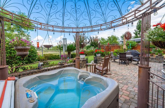 1136 Oak Valley Dr, Lincoln, CA 95648