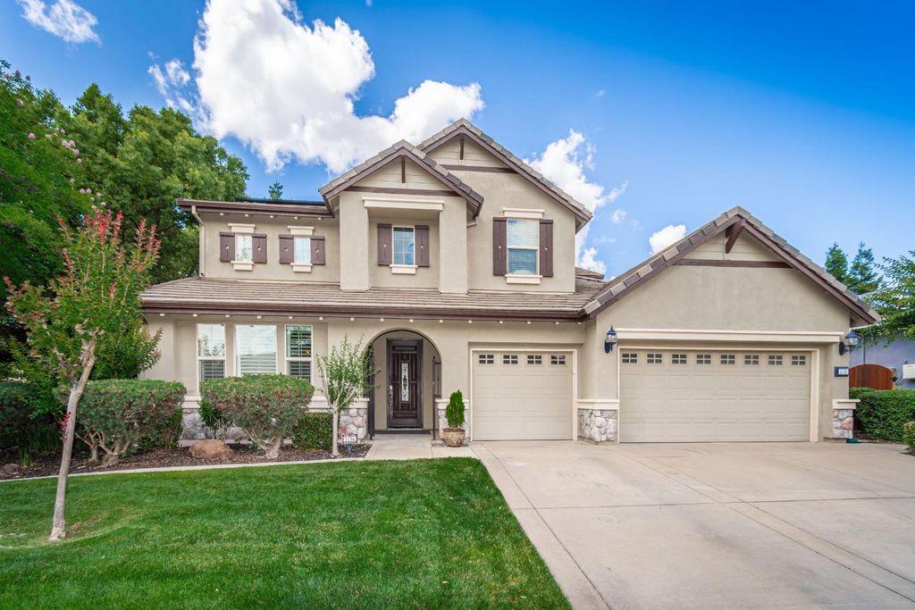 1136 Oak Valley Dr, Lincoln, CA 95648