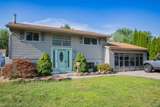 8453 Smethwick Road, Sterling Heights, MI 48312