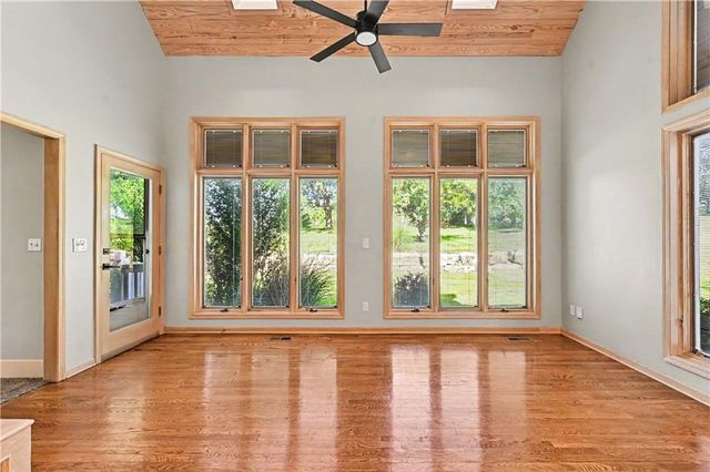10240 S Northlake Avenue, Olathe, KS 66061