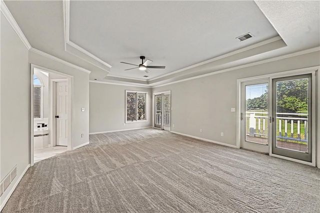 10240 S Northlake Avenue, Olathe, KS 66061