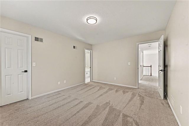 10240 S Northlake Avenue, Olathe, KS 66061
