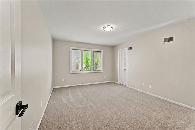 10240 S Northlake Avenue, Olathe, KS 66061