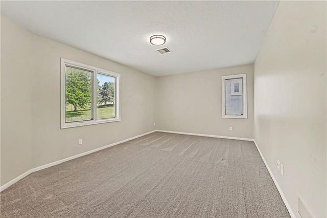 10240 S Northlake Avenue, Olathe, KS 66061