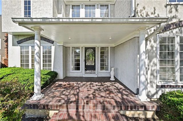 10240 S Northlake Avenue, Olathe, KS 66061
