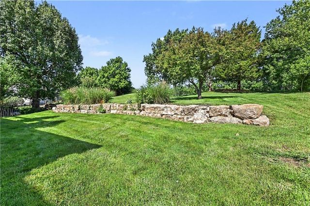 10240 S Northlake Avenue, Olathe, KS 66061