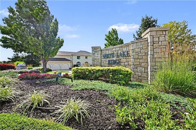 10240 S Northlake Avenue, Olathe, KS 66061