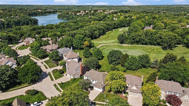 10240 S Northlake Avenue, Olathe, KS 66061