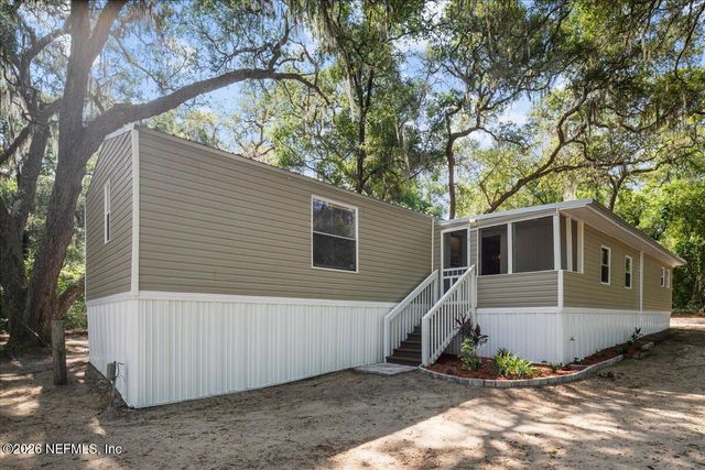 113 BLUEGILL Drive, Interlachen, FL 32148