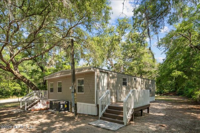 113 BLUEGILL Drive, Interlachen, FL 32148