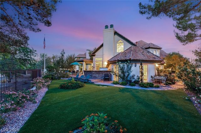 14 Innisbrook Avenue, Las Vegas, NV 89113