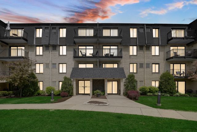 10735 W 5th Avenue 404, Countryside, IL 60525
