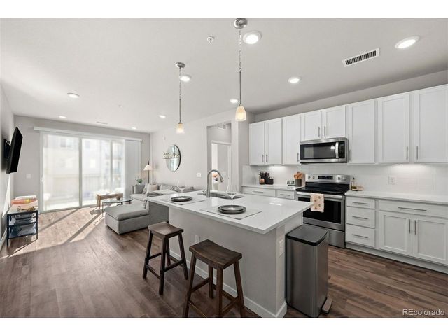 400 E Fremont Pl 204, Littleton, CO 80122