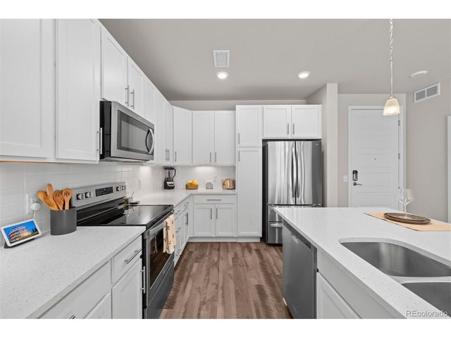 400 E Fremont Pl 204, Littleton, CO 80122