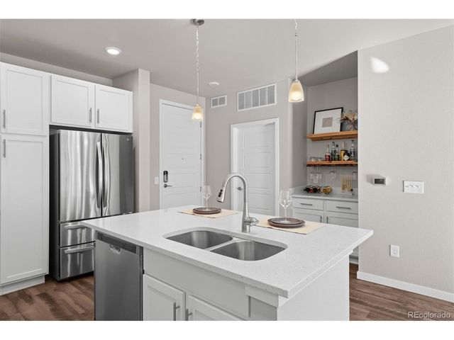 400 E Fremont Pl 204, Littleton, CO 80122