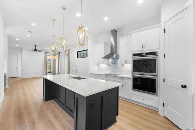 111 Dowdy, San Antonio, TX 78204