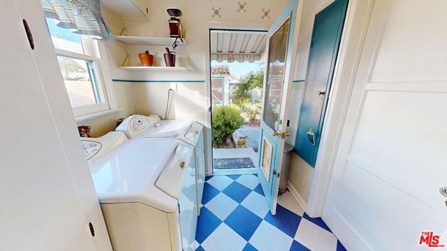 842 E Walnut Avenue, Burbank, CA 91501