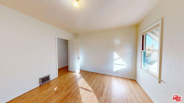 842 E Walnut Avenue, Burbank, CA 91501