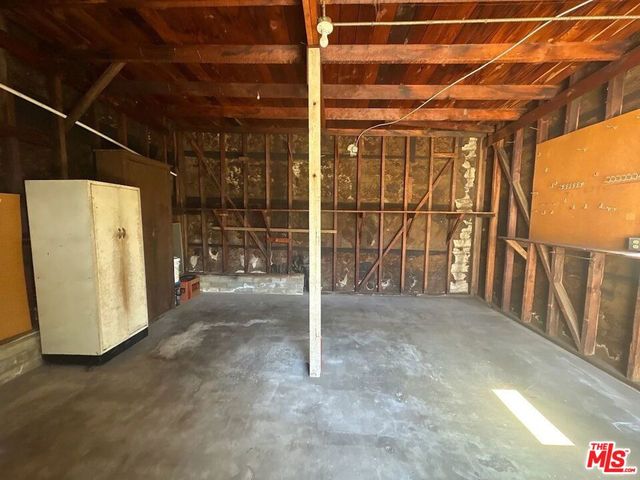 842 E Walnut Avenue, Burbank, CA 91501