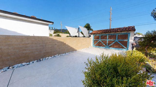 842 E Walnut Avenue, Burbank, CA 91501