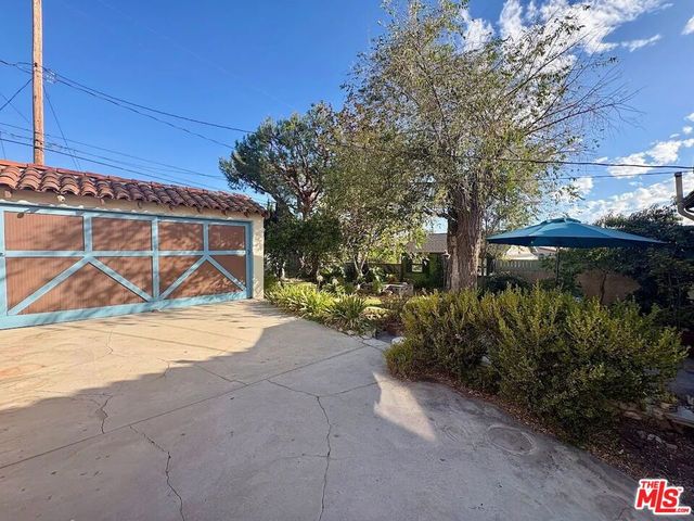 842 E Walnut Avenue, Burbank, CA 91501