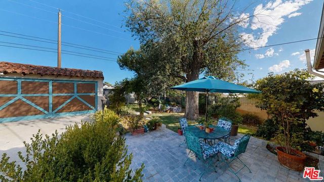 842 E Walnut Avenue, Burbank, CA 91501