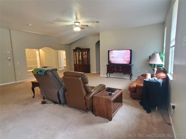 300 W Jackson Avenue, Mcalester, OK 74501