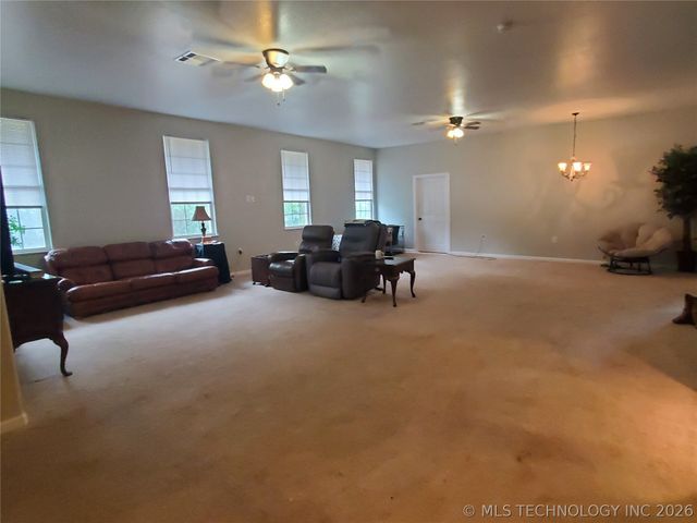 300 W Jackson Avenue, Mcalester, OK 74501