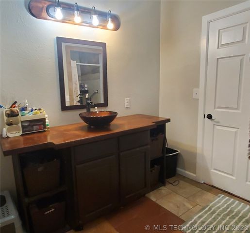 300 W Jackson Avenue, Mcalester, OK 74501