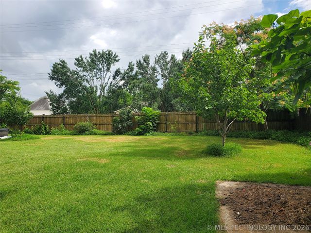 300 W Jackson Avenue, Mcalester, OK 74501