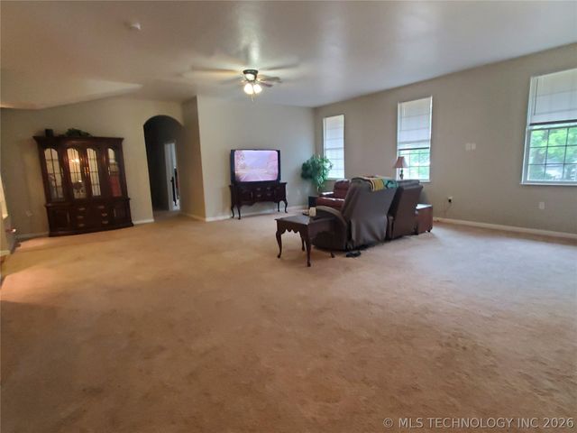 300 W Jackson Avenue, Mcalester, OK 74501