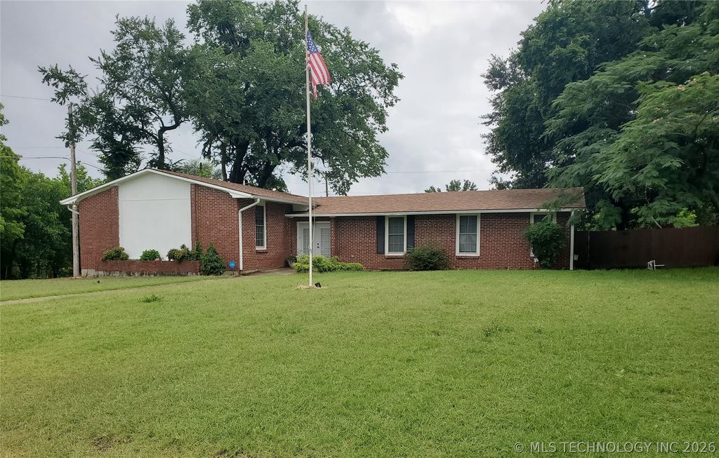 300 W Jackson Avenue, Mcalester, OK 74501
