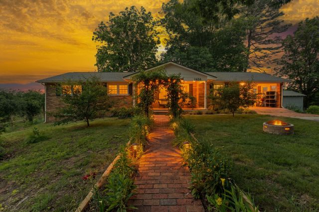 2658 Pickett Park Hwy, Jamestown, TN 38556