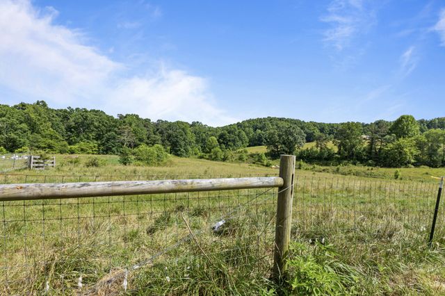 2658 Pickett Park Hwy, Jamestown, TN 38556