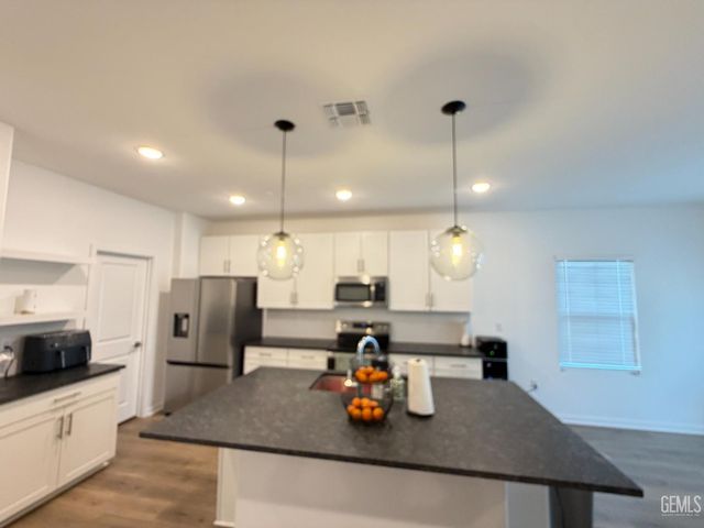 6222 Marconi Avenue, Bakersfield, CA 93313