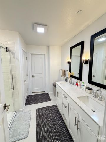 6222 Marconi Avenue, Bakersfield, CA 93313