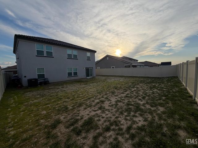 6222 Marconi Avenue, Bakersfield, CA 93313