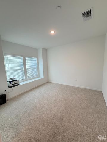 6222 Marconi Avenue, Bakersfield, CA 93313